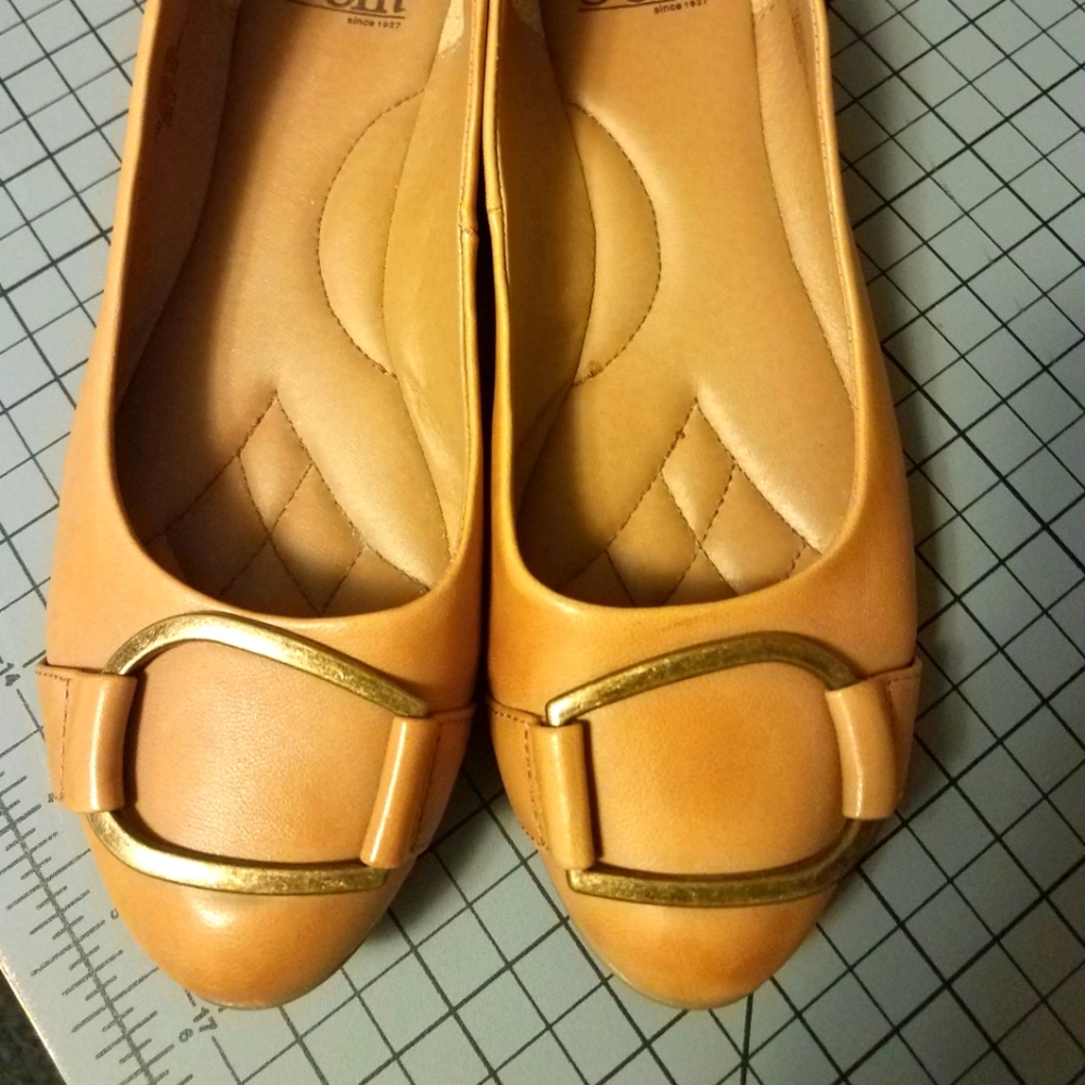 Sofft Women's Nude Flats Patent Leather